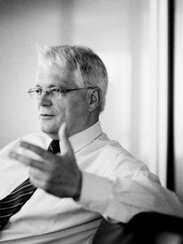 HARTMUT NÄGELE
THE PICTURE TELLS THE STORY