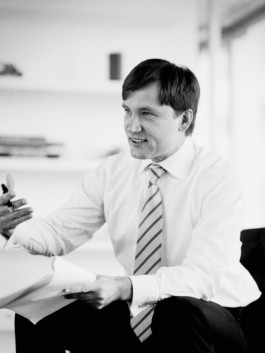 HARTMUT NÄGELE
THE PICTURE TELLS THE STORY