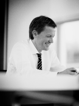 HARTMUT NÄGELE
THE PICTURE TELLS THE STORY