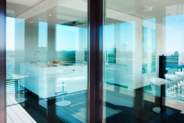 HARTMUT NÄGELE
THE PICTURE TELLS THE STORY