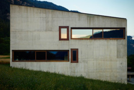 HARTMUT NÄGELE
THE PICTURE TELLS THE STORY